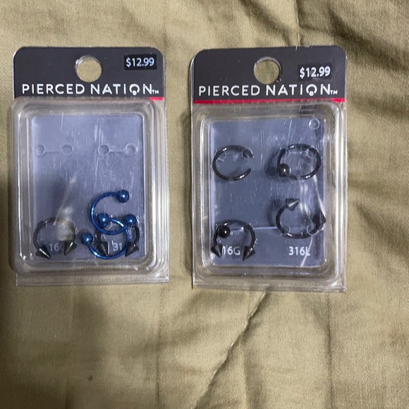 Earring - Picture 1 of 4